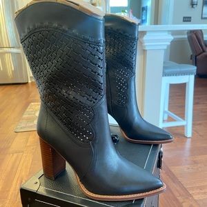 Vince Camunto Emmelia Leather Boot *NEVER WORN*